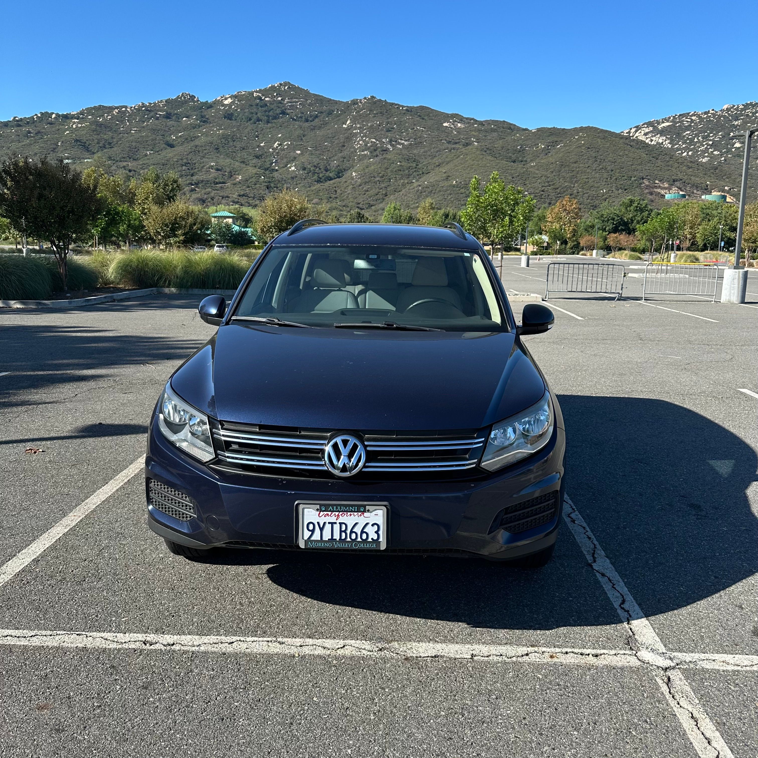Used 2016 Volkswagen Tiguan S FWD image 1