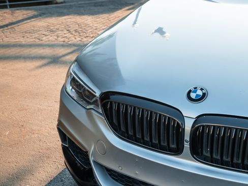 Used 2018 BMW M550i xDrive w/ Driving Assistance Package AWD/4WD image 2