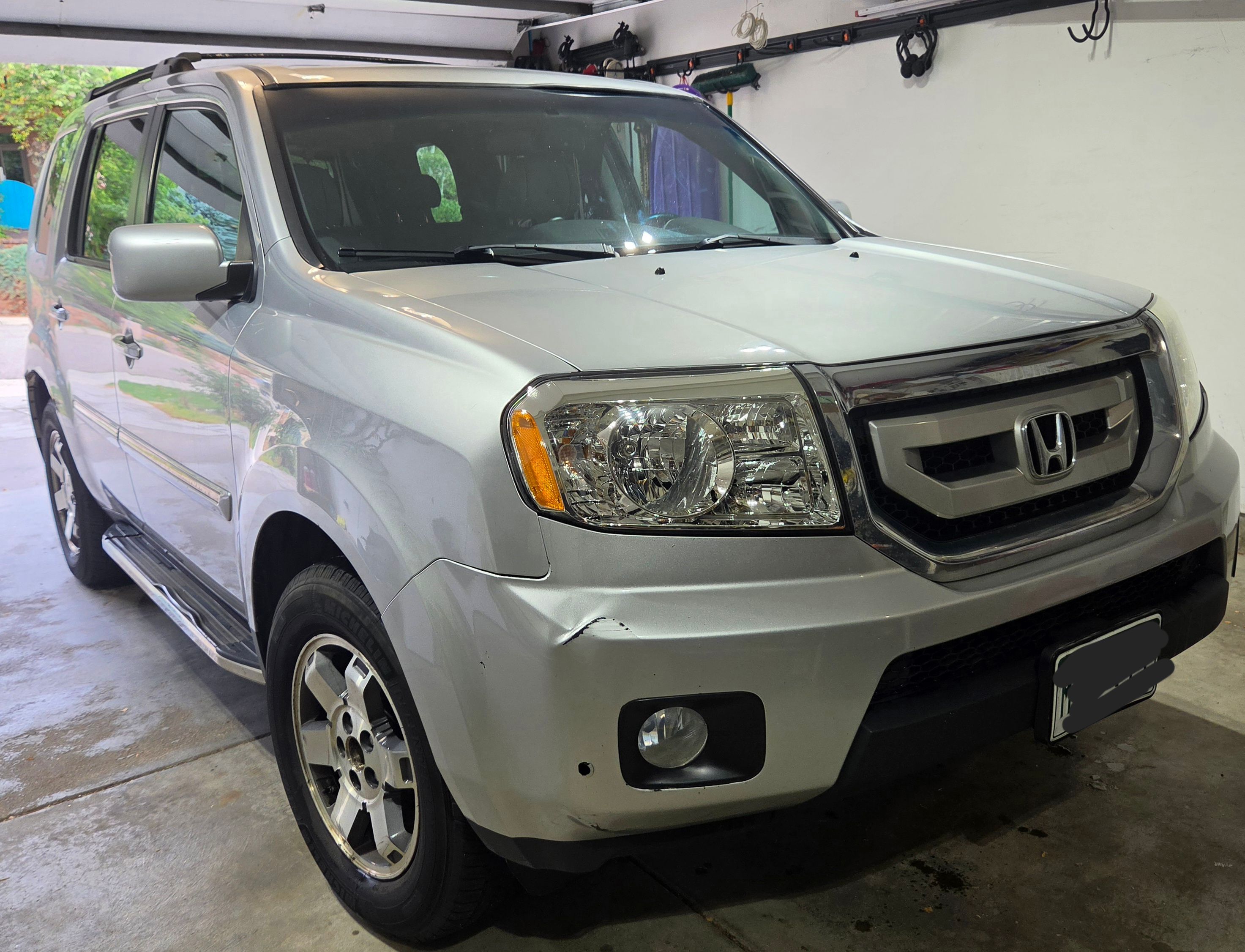 Used 2011 Honda Pilot Touring image 1