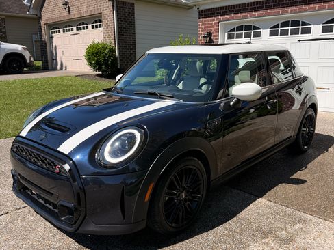 Used 2022 MINI Cooper S FWD image 2