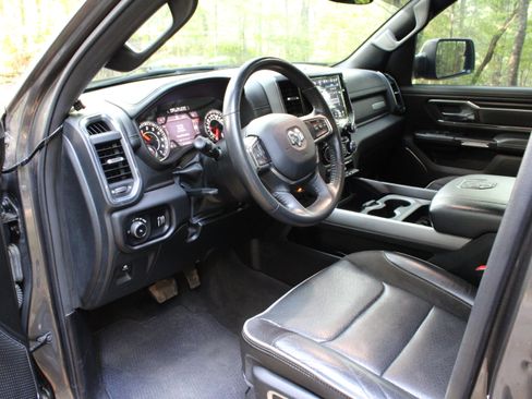 Used 2024 RAM 1500 Laramie AWD/4WD image 16