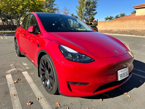 Used 2022 Tesla Model Y Performance image 4