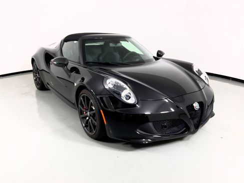 Used 2018 Alfa Romeo 4C Spider RWD image 10