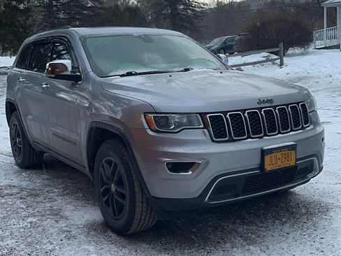 Used 2018 Jeep Grand Cherokee Limited image 4