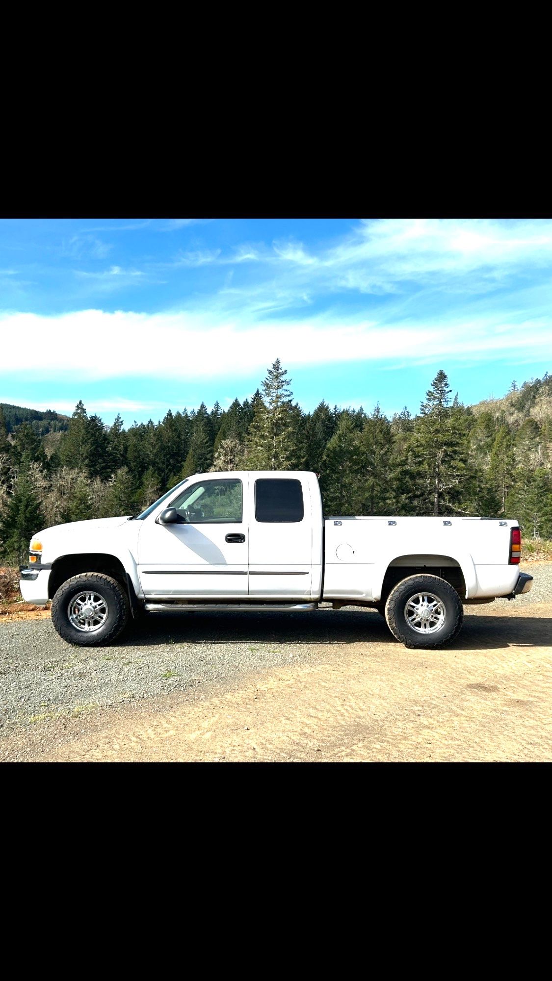 Used 2005 GMC Sierra 2500 SLT w/ Skid Plate Package AWD/4WD image 1