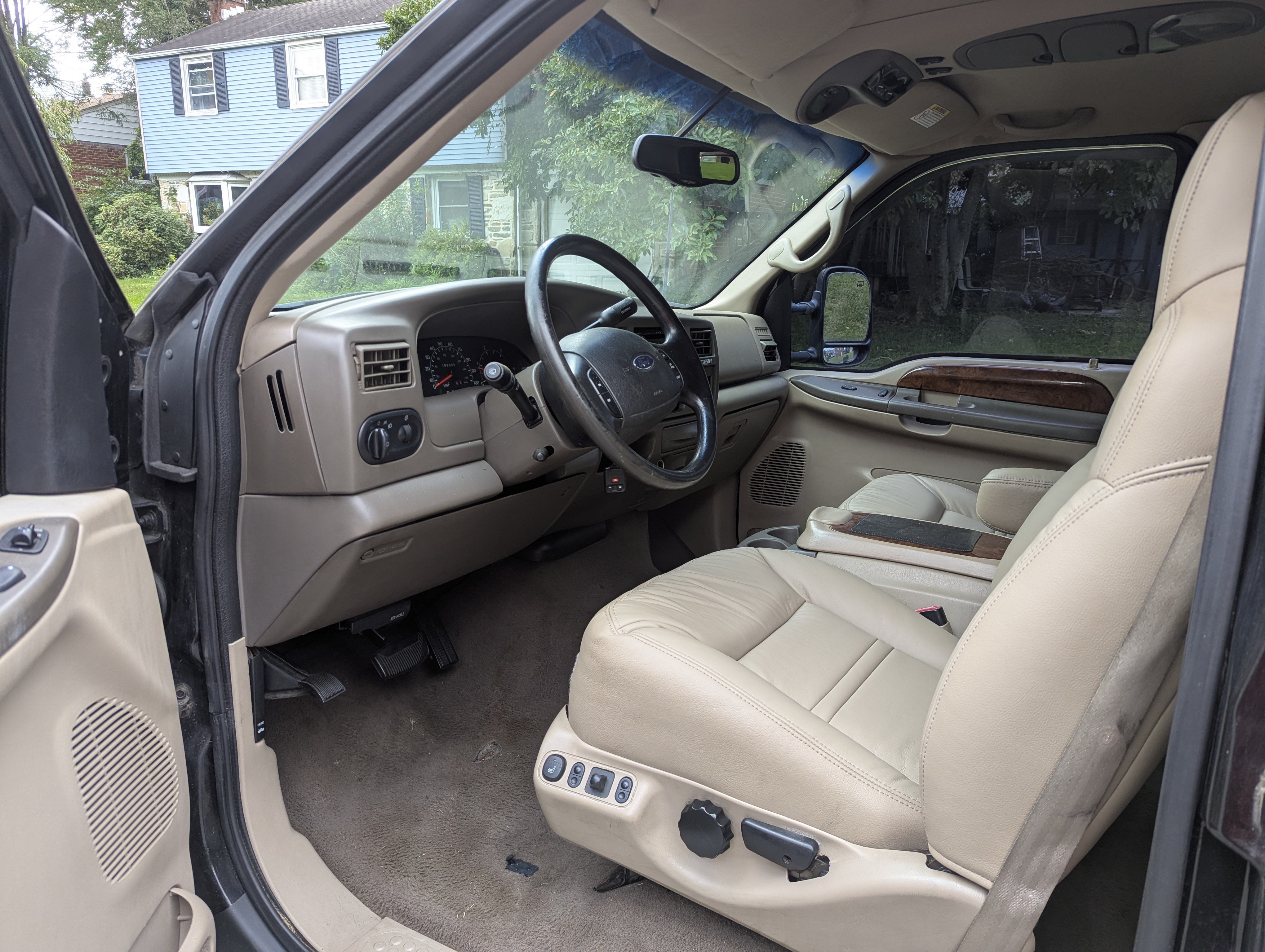 Used 2000 Ford Excursion Limited AWD/4WD image 13