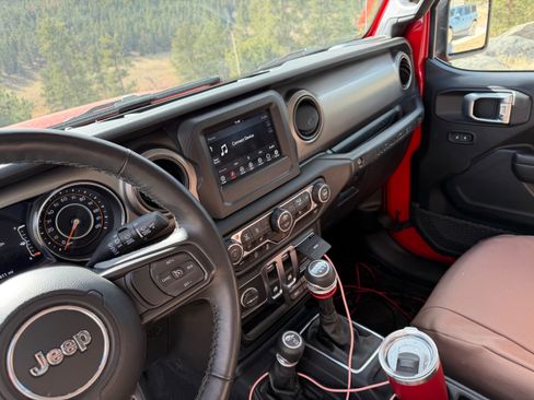 Used 2021 Jeep Wrangler Sport image 6