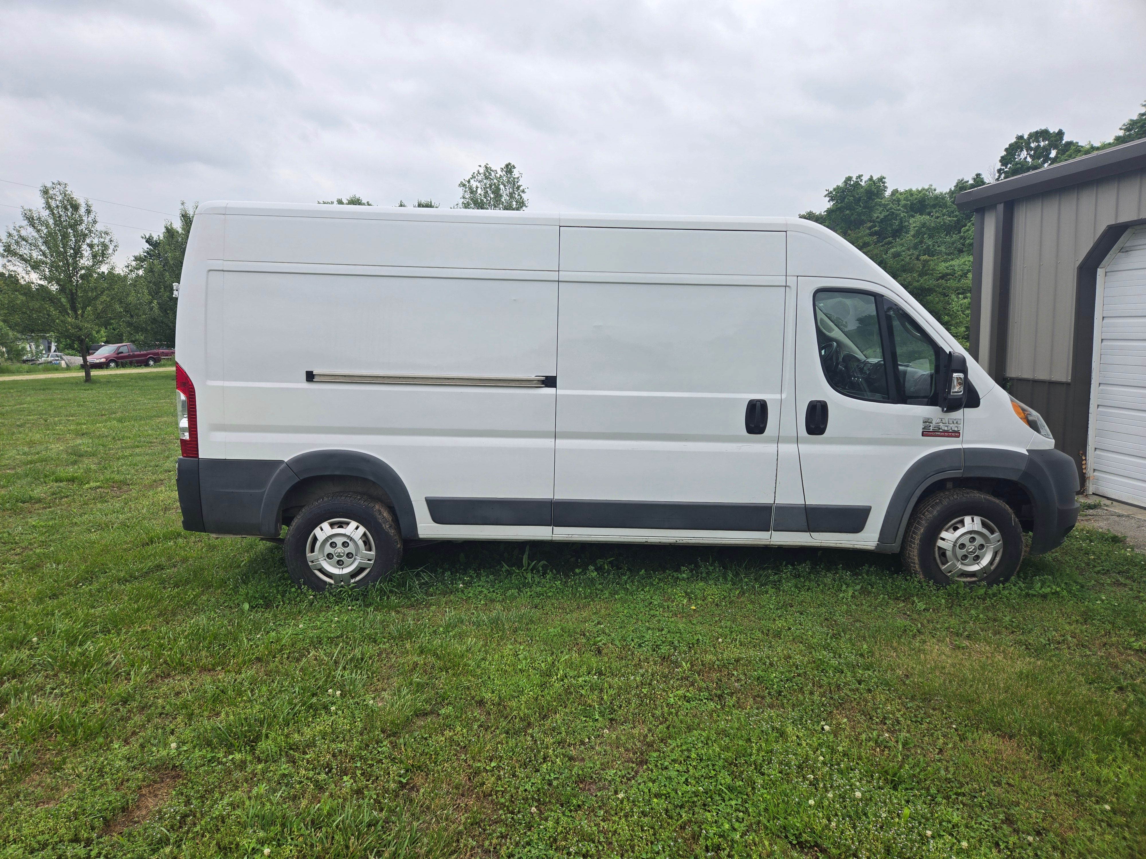 Used 2018 RAM ProMaster 2500 FWD image 2