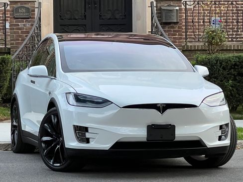 Used 2020 Tesla Model X Long Range image 2