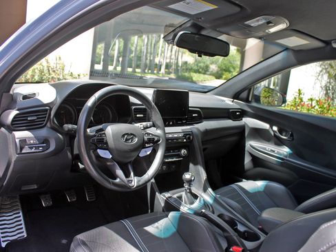 Used 2022 Hyundai Veloster N image 19