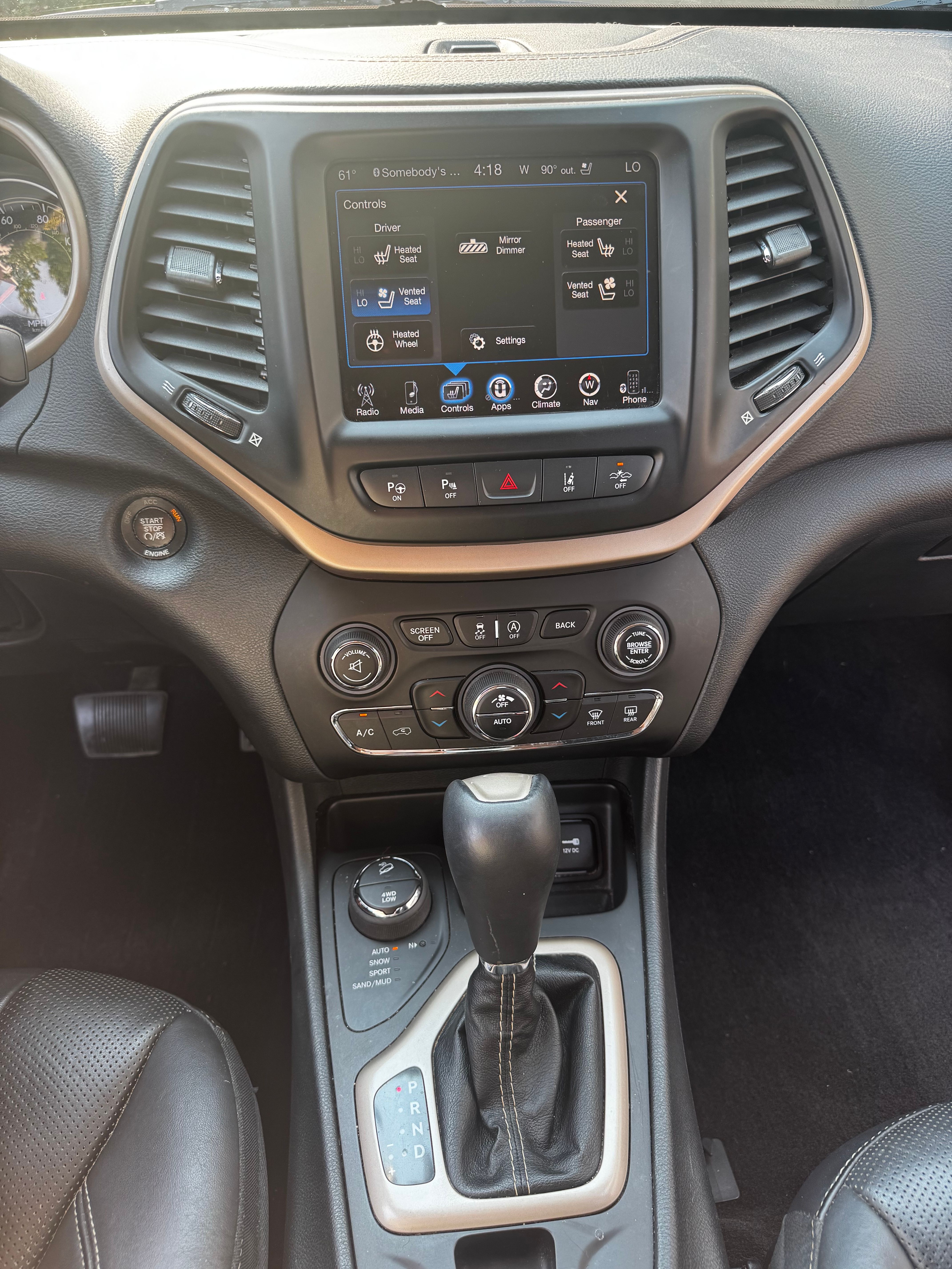 Used 2015 Jeep Cherokee Limited w/ Luxury Group AWD/4WD image 11