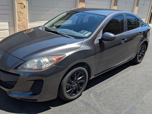 Used 2012 MAZDA MAZDA3 i Touring image 12