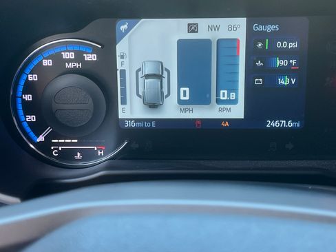 Used 2023 Ford Bronco Badlands image 9