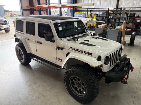 Used 2021 Jeep Wrangler Unlimited Rubicon image 2