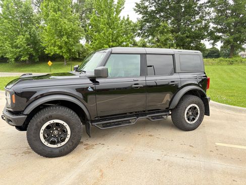 Used 2023 Ford Bronco Black Diamond w/ Sasquatch Package AWD/4WD image 1