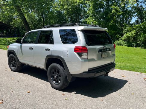 Used 2011 Toyota 4Runner Trail AWD/4WD image 6