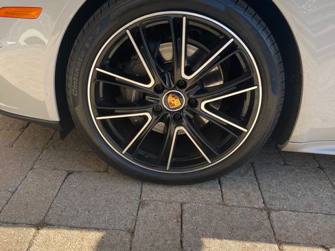 Used 2023 Porsche Panamera image 16