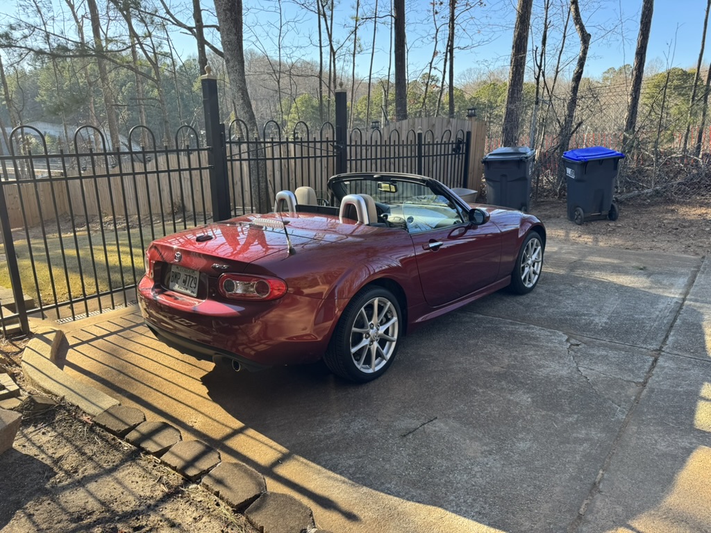 Used 2010 MAZDA MX-5 Miata Grand Touring w/ Premium Pkg RWD image 8