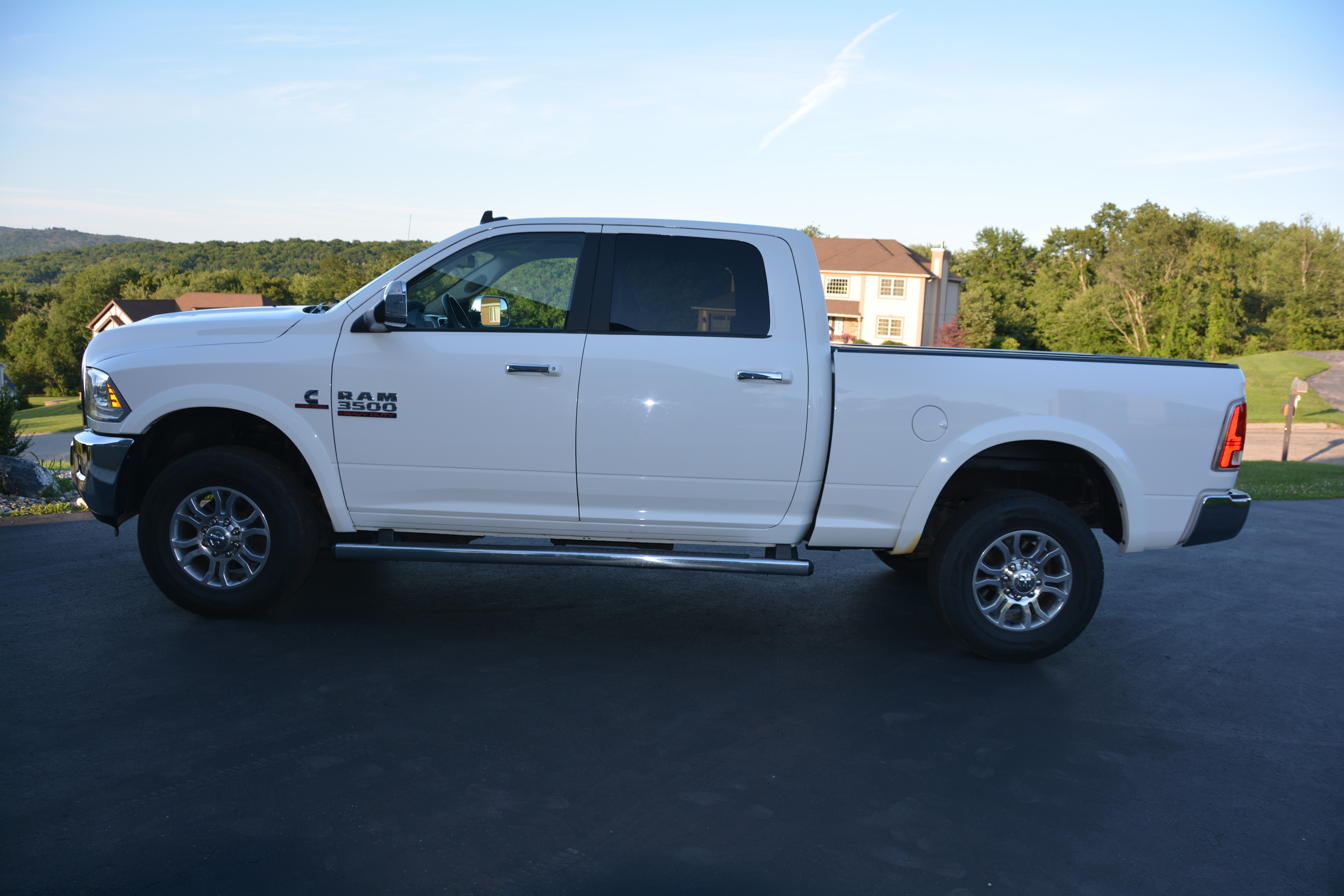 Used 2014 RAM 3500 Laramie AWD/4WD image 2