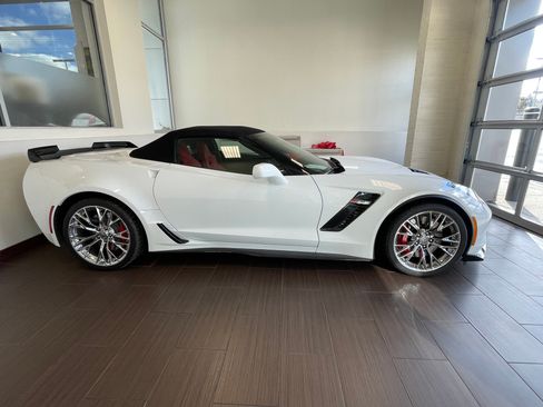 Used 2016 Chevrolet Corvette Z06 w/ 3LZ Preferred Equipment Group image 17