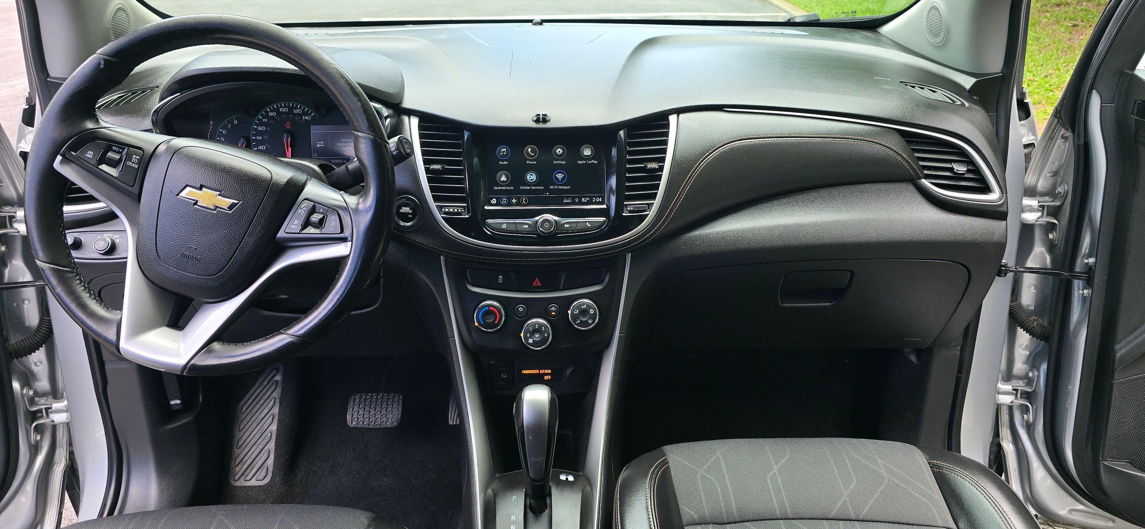 Used 2018 Chevrolet Trax LT w/ LT Convenience Package FWD image 4