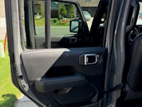 Used 2021 Jeep Wrangler Unlimited Sahara image 18