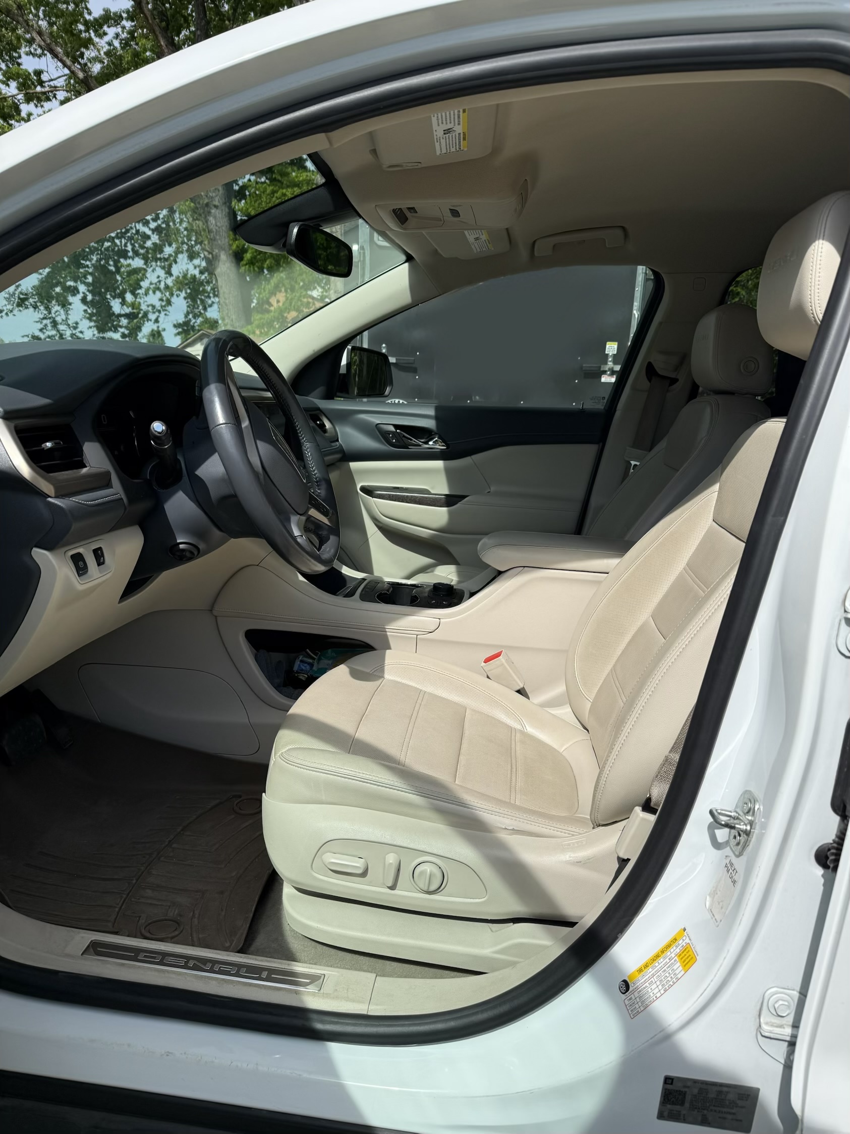 Used 2020 GMC Acadia Denali FWD image 5
