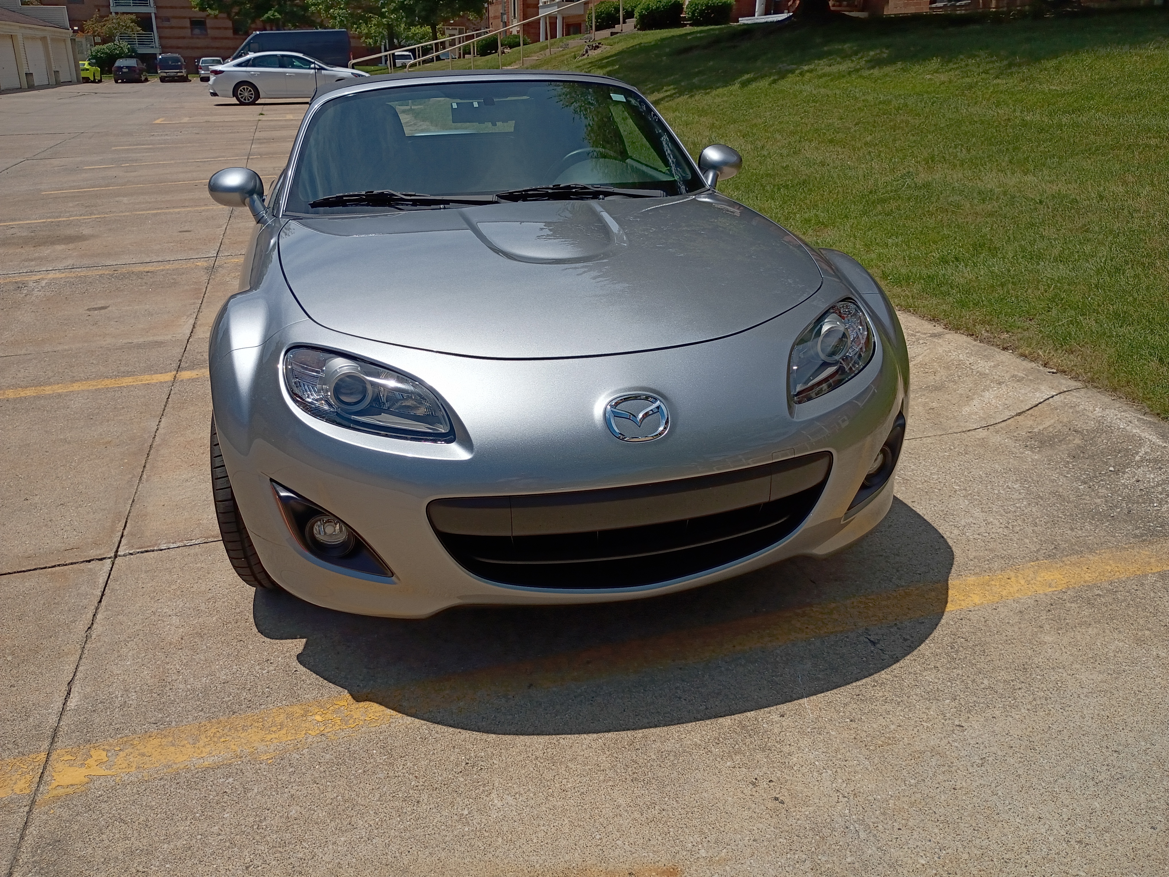 Used 2010 MAZDA MX-5 Miata Sport RWD image 10