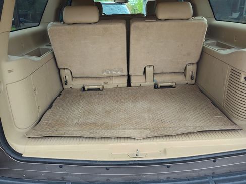 Used 2012 Chevrolet Suburban LT image 15