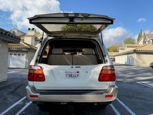 Used 2000 Toyota Land Cruiser Sport Utility 4D image 14