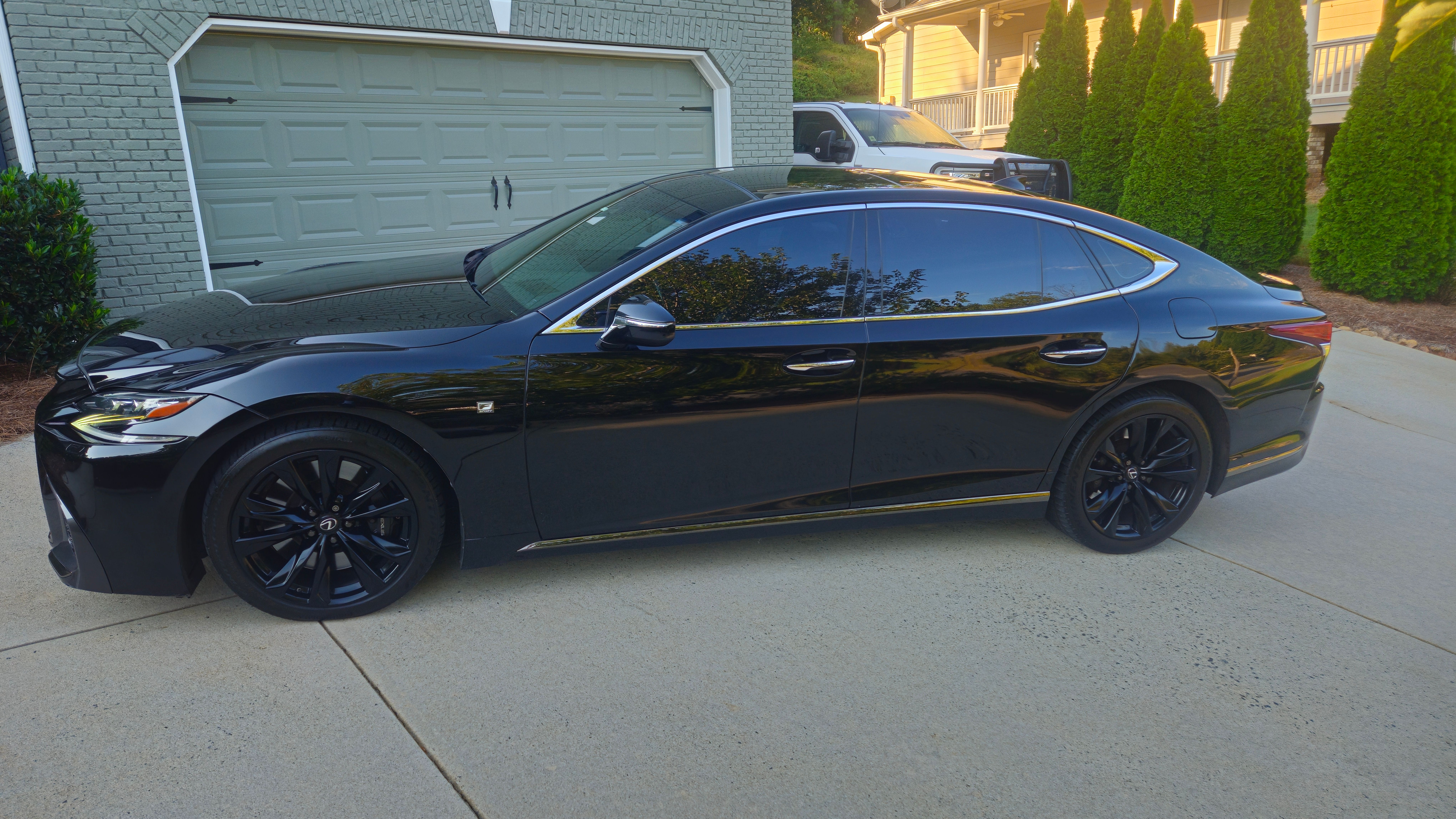 Used 2019 Lexus LS 500 F Sport w/ Accessory Package (Z2) AWD/4WD image 2