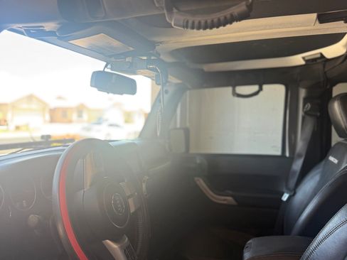 Used 2017 Jeep Wrangler Unlimited Rubicon AWD/4WD image 1