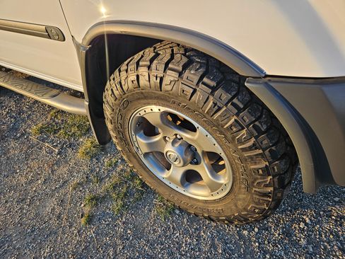 Used 2004 Nissan Xterra SE S/C w/ (SRF) Sunroof Pkg image 16