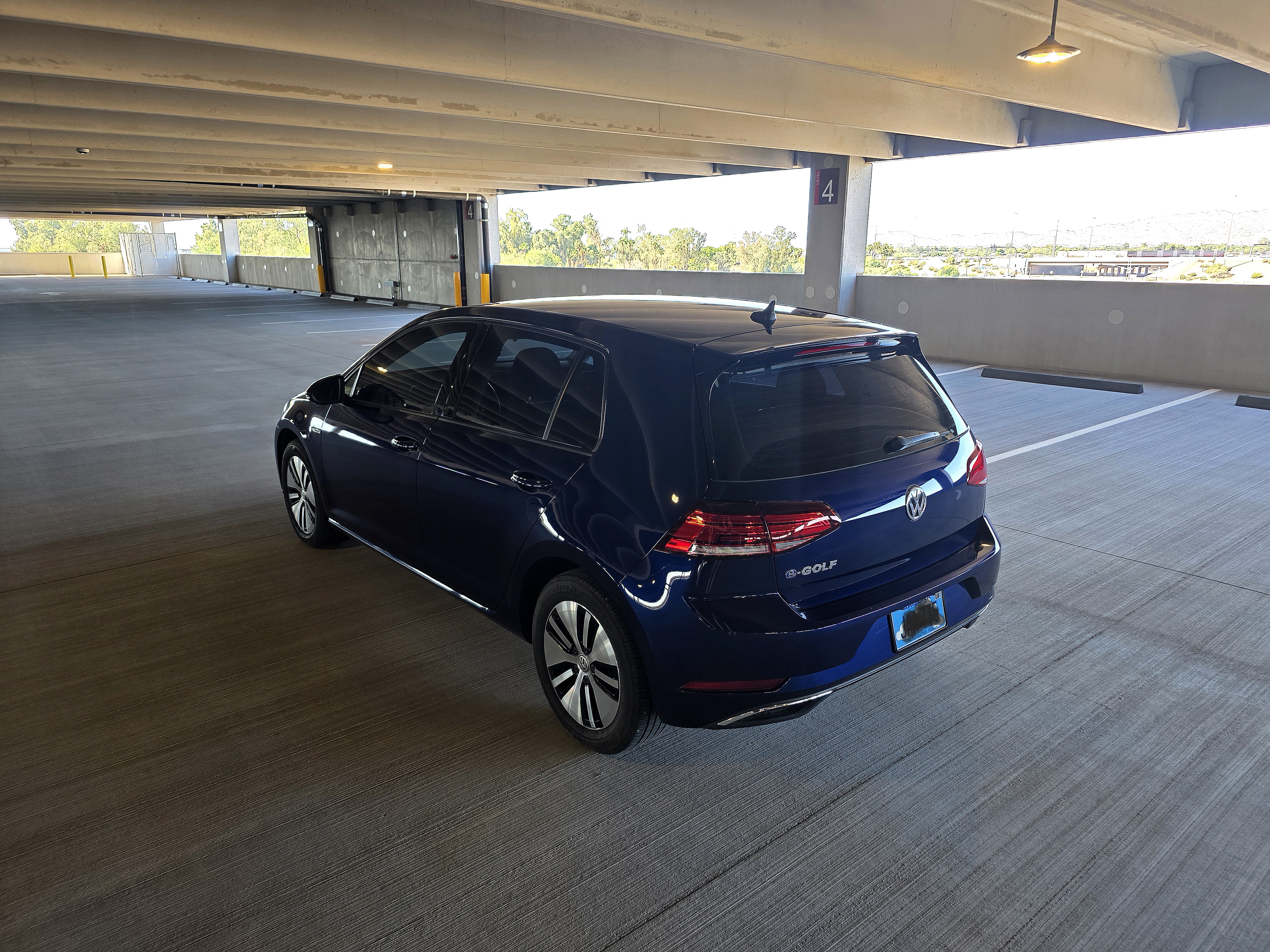 Used 2019 Volkswagen e-Golf SE w/ Driver Assistance Package FWD image 5