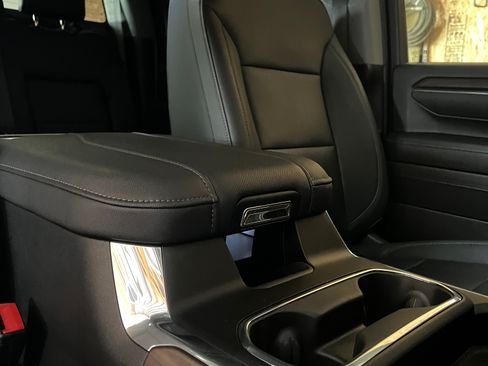 Used 2024 GMC Sierra 3500 SLT w/ SLT Premium Package image 13