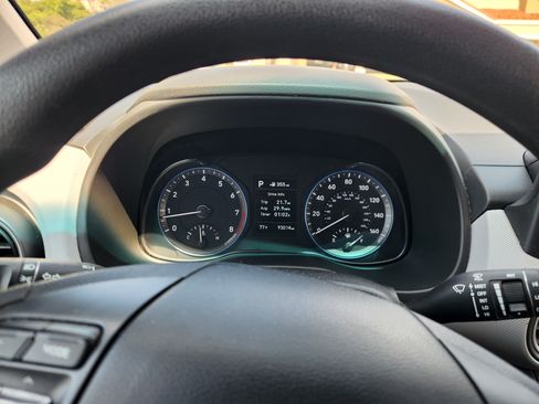 Used 2018 Hyundai Kona SE image 5