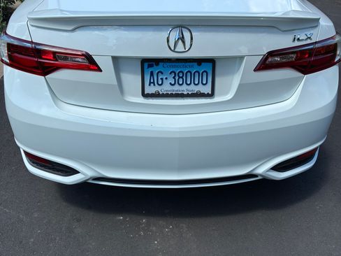 Used 2017 Acura ILX FWD image 2