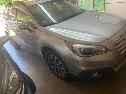 Used 2017 Subaru Outback 2.5i Limited AWD/4WD image 2