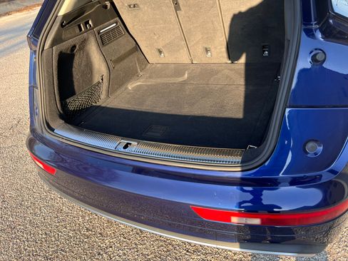 Used 2021 Audi Q5 Prestige w/ Prestige Package image 14