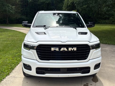 Used 2025 RAM 1500 Laramie w/ Sport Appearance Package AWD/4WD image 9