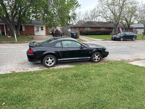 Used 2001 Ford Mustang Coupe image 6
