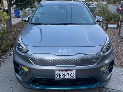 Used 2022 Kia Niro EX