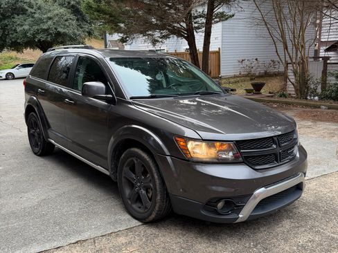 Used 2020 Dodge Journey Crossroad image 4