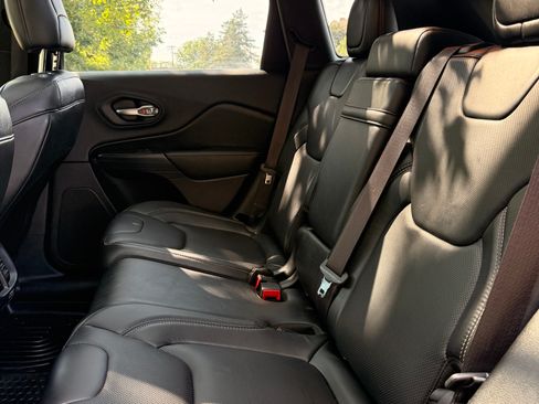 Used 2014 Jeep Cherokee Limited w/ Technology Group AWD/4WD image 8