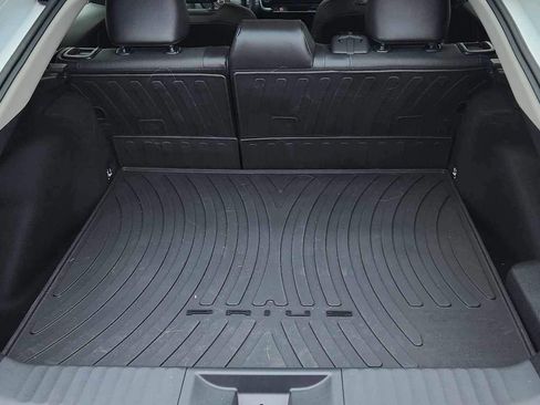 Used 2023 Toyota Prius XLE image 4