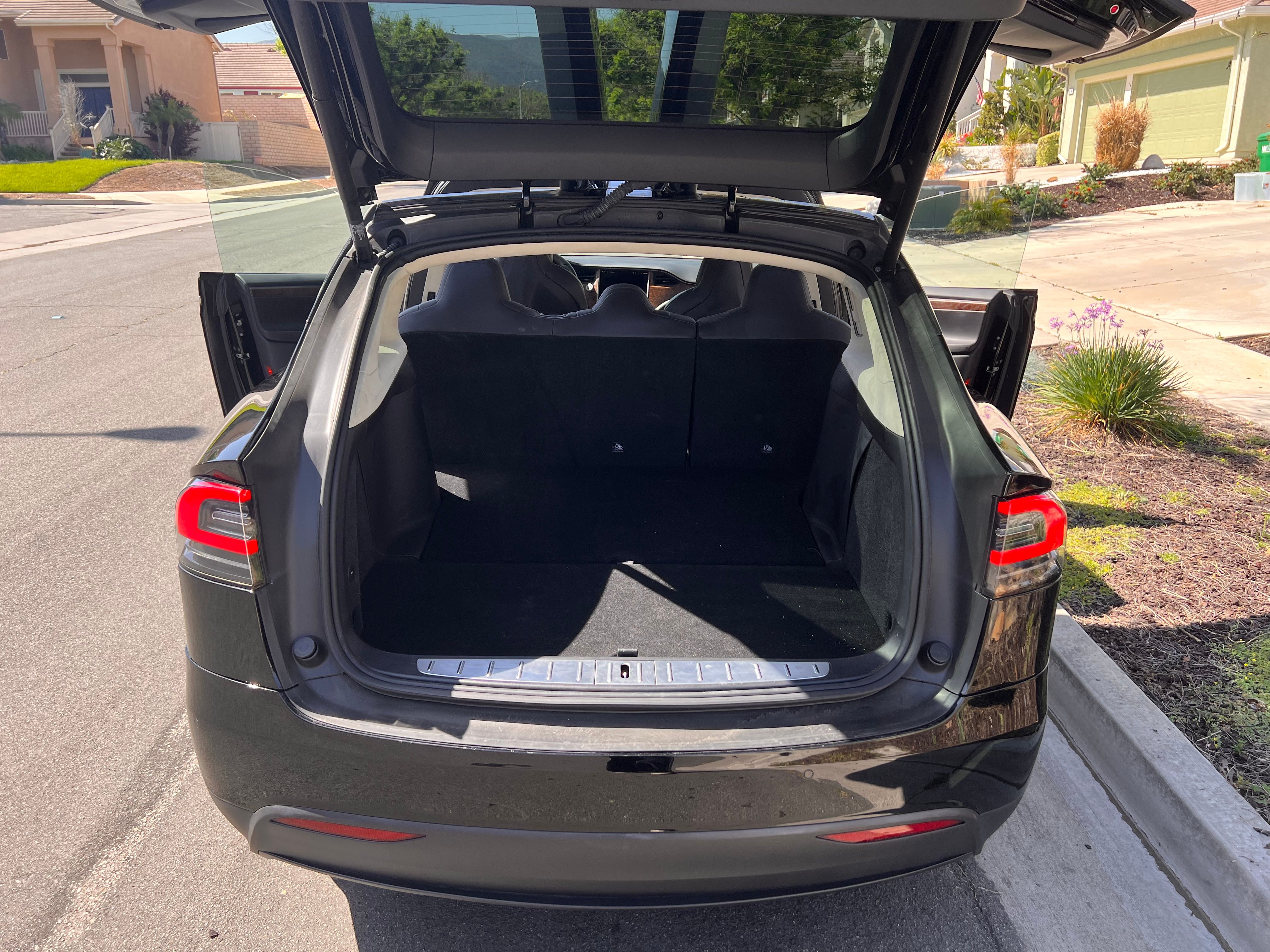 Used 2018 Tesla Model X 75D AWD/4WD image 16