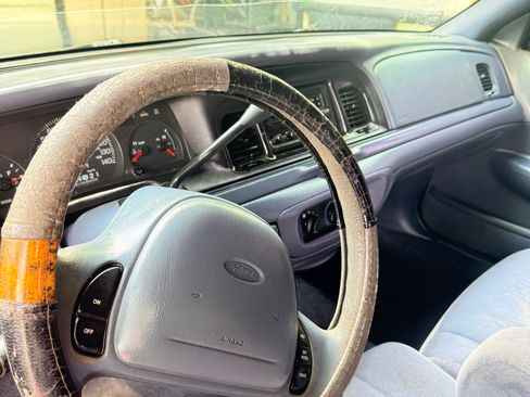 Used 1999 Ford Crown Victoria Police Interceptor RWD image 10