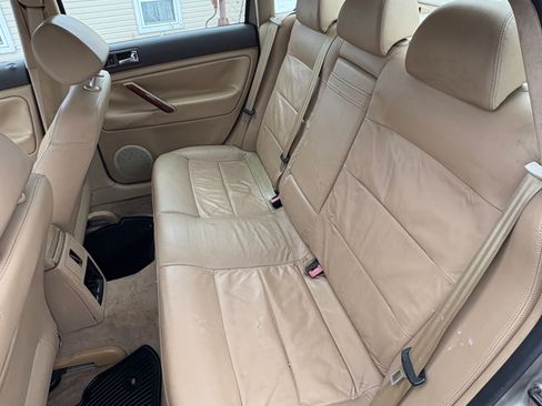 Used 2005 Volkswagen Passat GLS image 10