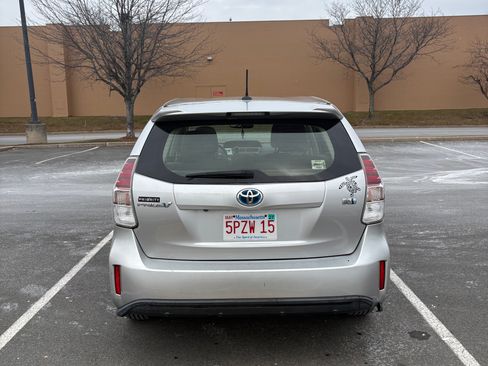 Used 2015 Toyota Prius V Three image 8