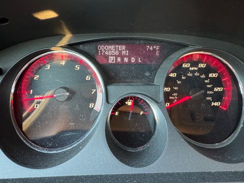 Used 2011 GMC Acadia SLT FWD image 20